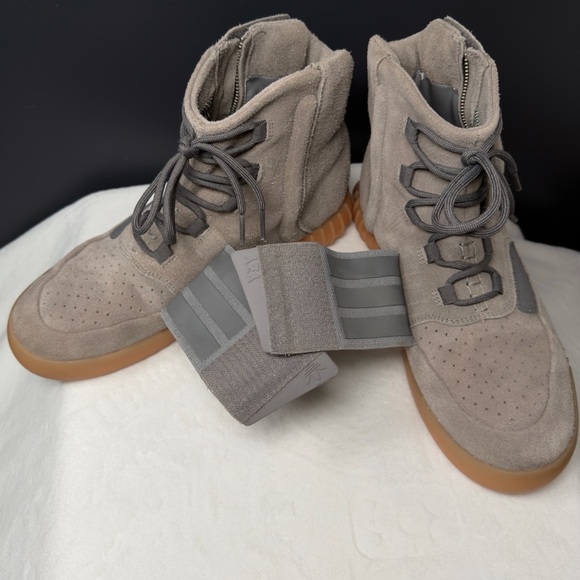 adidas Yeezy Boost 750 “Grey Gum” BB1840 | Men’s Size 10 - Picture 8 of 16